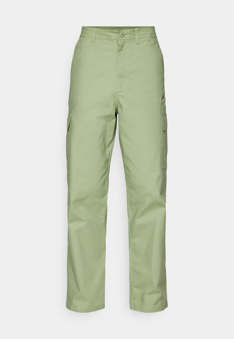 Pantalons cargo vert clair en tissu résistant, avec une jambe droite, deux poches latérales et une fermeture à bouton à la taille.