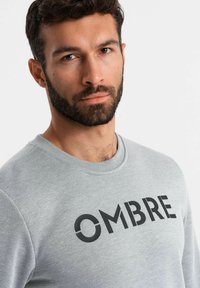 Ombre OM-SSPS-0181 - Mikina - light grey melange