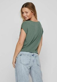 VILA VIMODALA V NECK - Camiseta básica - duck green
