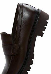 Derimod Zakelijke loafers - brown