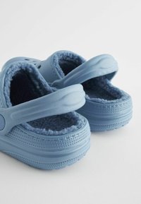 Next Papucsszandálok - pale blue