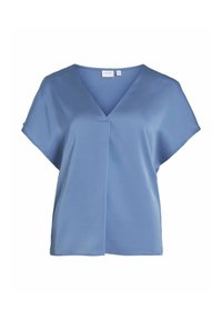 Blouse bleu clair en tissu lisse, avec un décolleté en V et des manches courtes et larges. L'avant présente un subtil détail de superposition.