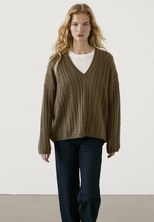 CABLE V-NECK - Pullover - brown