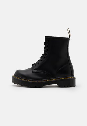 1460 BEX 8 EYE BOOT UNISEX - Gležnjarji z vezalkami - black smooth