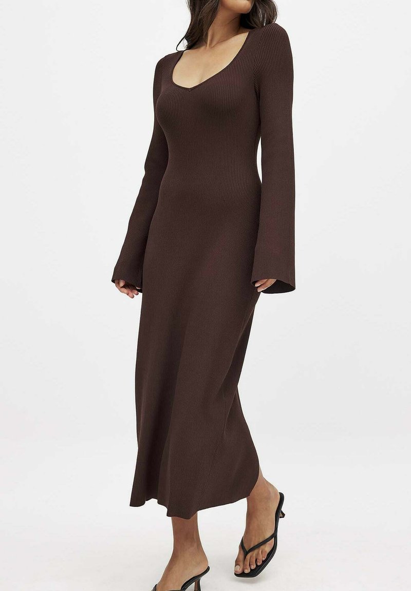 NA-KD Neulemekko - dark brown