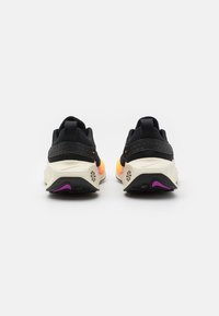 Nike Performance REACTX INFINITY  - Pantofi de alergare pe asfalt - black/hyper violet/anthracite/coconut milk/laser orange