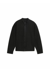 Czarna kurtka bombowiec z wysokim kołnierzem, z przodu na zamek błyskawiczny, długimi rękawami i bocznymi kieszeniami. Wykonana z gładkiego, lekkiego materiału.