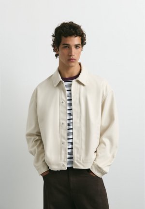 PULL&BEAR, TRUCKER JACKET - Veste légère - white