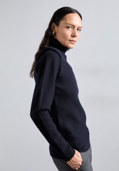 Tiger of Sweden BETH - Striktrøje - light ink