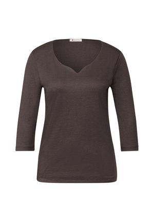 Maglia marrone con scollo a V e maniche a tre quarti. Tessuto morbido, design aderente, senza motivi o accenti visibili.