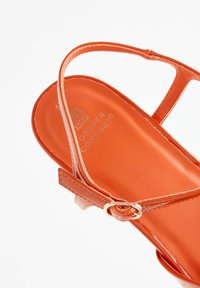 Next FOREVER COMFORT SIMPLE - REGULAR FIT - Sandaalit nilkkaremmillä - orange