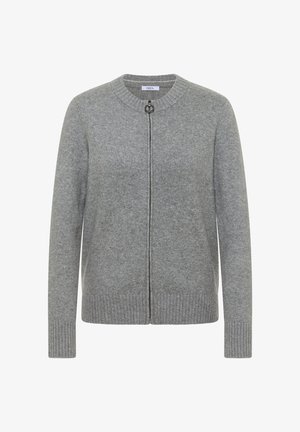 Szary dzianinowy kardigan z okrągłym dekoltem, pełnym zamkiem błyskawicznym oraz ściągaczami na mankietach i dole. Miękka faktura, prosty design, bez wzorów czy akcentów.