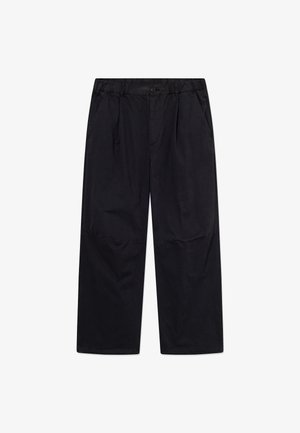 Musta värvi laia lõikega püksid, valmistatud siledast kangast, esiküljel plisseeringud, elastne vöökoht ja küljetaskud. Vabaaja disain ilma nähtavate mustriteta.