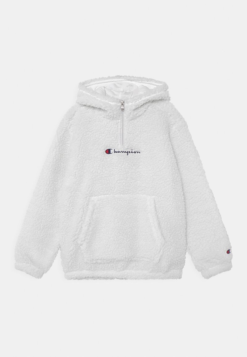 Felpa bianca di pile con tasca frontale, mezza zip, cappuccio con cordini e logo "Champion" ricamato in blu e rosso. Tessuto morbido e texturizzato.