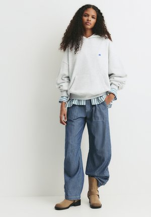 PULL&BEAR PACIFIC - Mikina s kapucí - light grey
