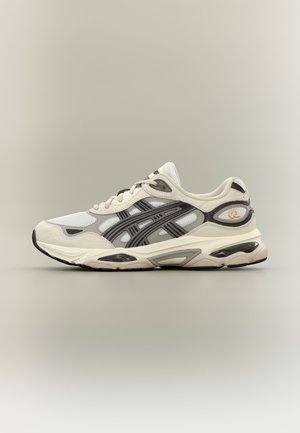 ASICS SportStyle, GEL NYC 2.0 UNISEX - Matalavartiset tennarit - white/oatmeal