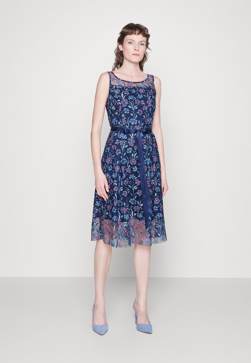Swing DRESS EMBROIDERED Robe de soirée navy/mauve/bleu ZALANDO.FR