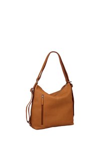 Sac en cuir beige à la conception décontractée, présentant une poche zippée sur le devant, une seule bandoulière et une texture lisse.
