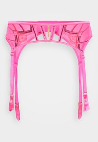 Roze kousenband gemaakt van doorschijnende stof met geometrische uitsparingen, decoratieve kant en satijnen banden, met gouden hardwareaccenten.