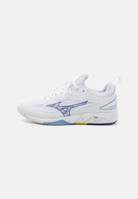 Unselected, white/bellwether blue/bel air blue