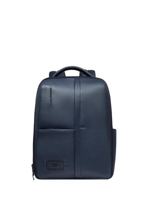 Eleganter dunkelblauer Leder-Rucksack mit Tragegriff oben, vertikaler Naht, Vordertasche und schwarzem Reißverschluss vor weißem Hintergrund.