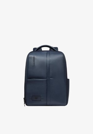 Eleganter dunkelblauer Leder-Rucksack mit Tragegriff oben, vertikaler Naht, Vordertasche und schwarzem Reißverschluss vor weißem Hintergrund.