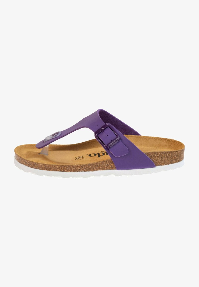 Lilla flip-flop sandal med en tekstureret korkbund, PVC-rem og justerbar spænde. Hvid gummisål. Behageligt og afslappet design.