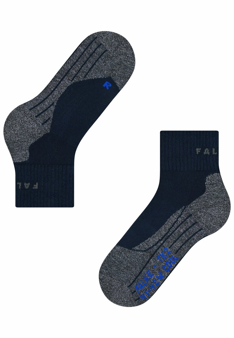 Calcetines azul marino y gris con un puño acanalado, talón reforzado y superficie texturada; presentan letras azules que indican el tamaño y los detalles de la marca.
