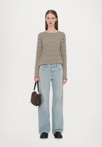 CLOSED BASIC LONG SLEEVE - Tops ar garām piedurknēm - khaki