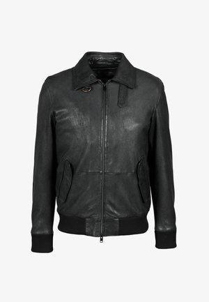 Giacca in pelle nera con colletto, chiusura con zip e polsini a costine. Presenta due tasche laterali e una leggerissima lucentezza.