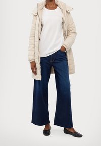 Armani Exchange Abrigo de invierno - beige