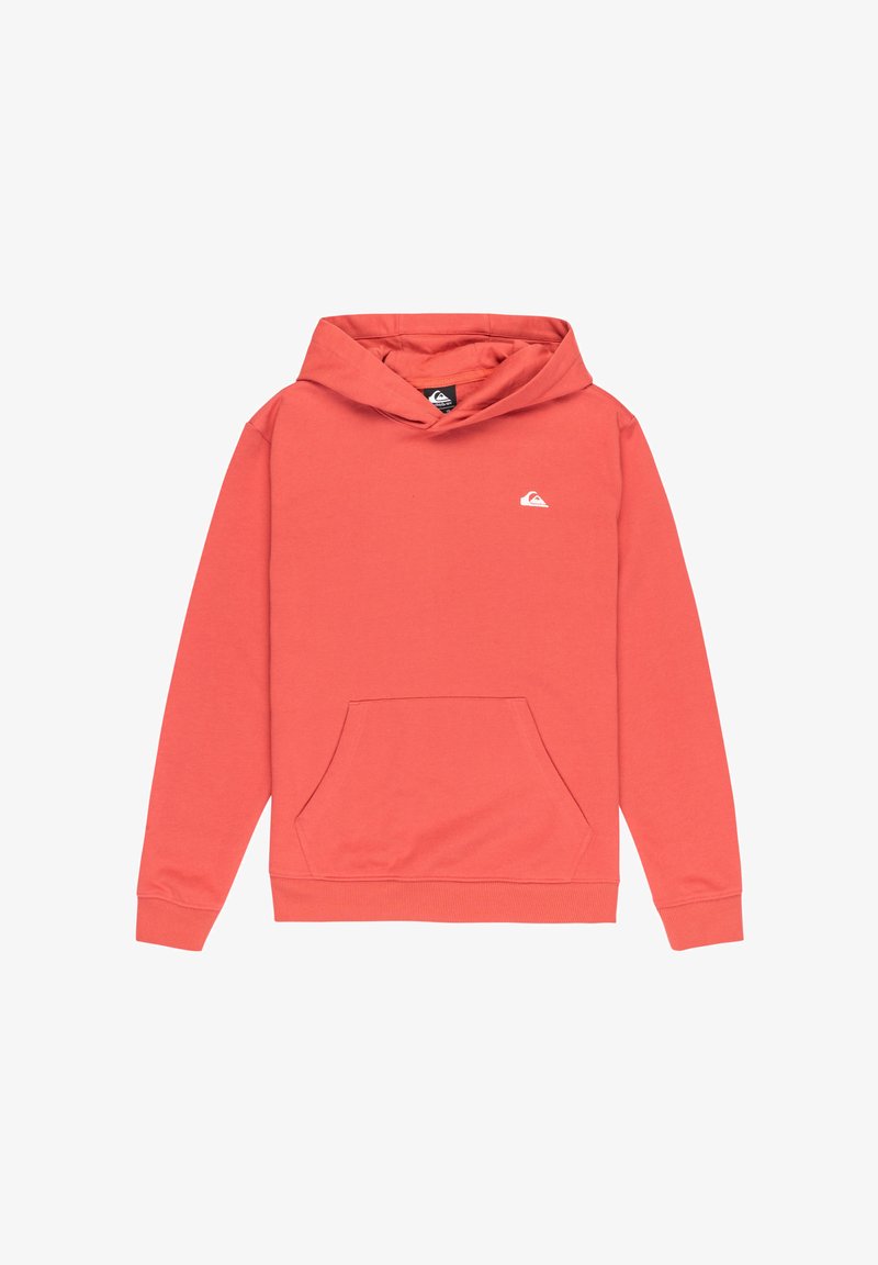 Sudadera de color coral hecha de tela suave, con un bolsillo en la parte frontal, puños acanalados, capucha con cordones y un logo blanco en el pecho.