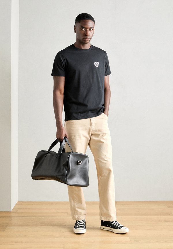 FEELING - Print T-shirt4