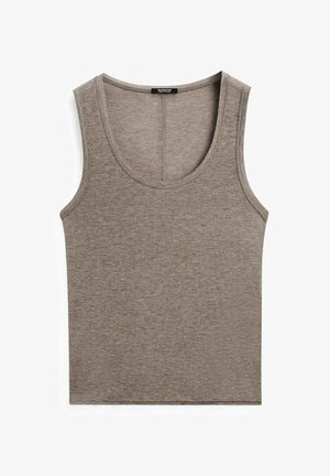 Top sans maniche grigio realizzato in un tessuto morbido, con scollatura arrotondata e bordi rifiniti. Design semplice con un colore neutro.