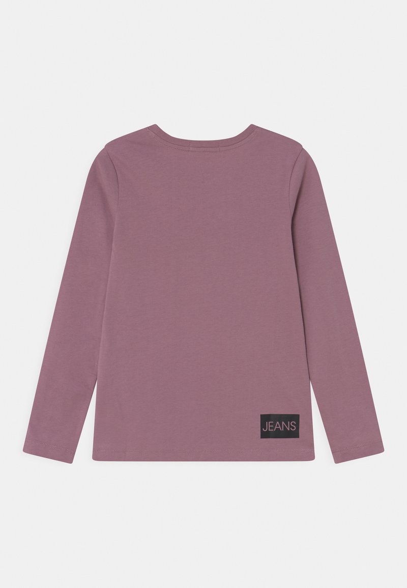 Kinder T-Shirts | Calvin Klein Jeans INSTITUTIONAL LOGO Langarmshirt dusky orchid/flieder - ZU39316 Kinder T-Shirts | Calvin Klein Jeans INSTITUTIONAL LOGO Langarmshirt dusky orchid/flieder - ZU39316