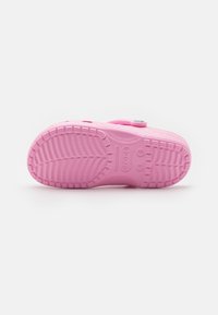 Crocs CLASSIC GLITTER - Klompe - flamingo