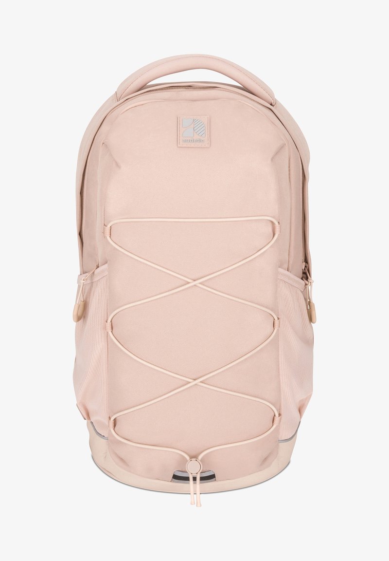 Rucsac roz deschis dintr-un material durabil cu textură țesută, având un cordon bungee în față pentru un stocaj suplimentar și buzunare laterale cu fermoar.