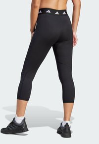 adidas Performance TECHFIT CAPRI - Leggings - black   white