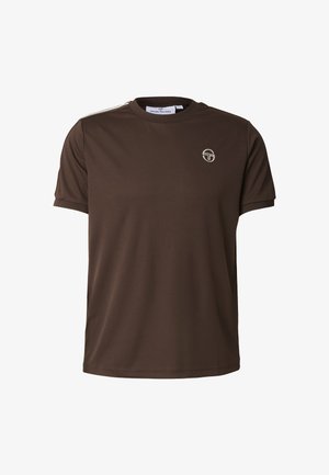Bruin sportief T-shirt van lichtgewicht stof, met een ronde hals, korte mouwen en een klein logo op de linkerborst.