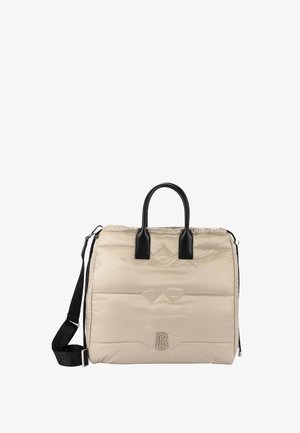 Beige gepolsterte Handtasche mit schwarzen Lederelementen, doppelten oberen Griffen, abnehmbarem Schultergurt und Logo-Detail am Boden.