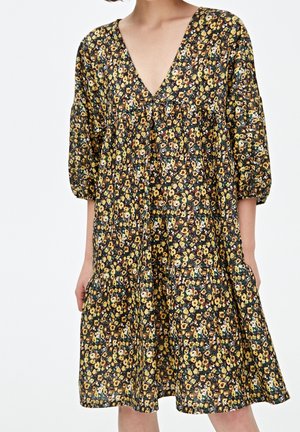 PULL&BEAR Freizeitkleid - dark green