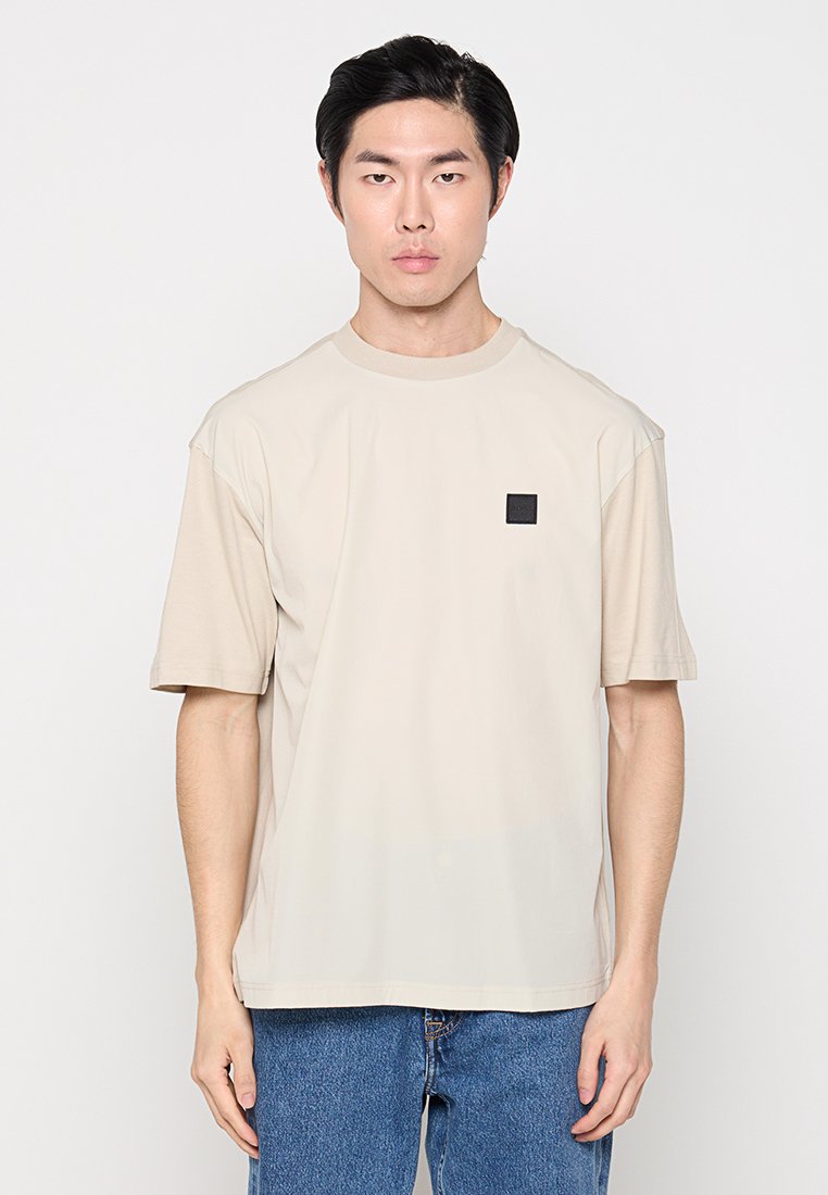 Boss T-shirt basic beige