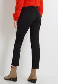 Grain de Malice Chino - noir