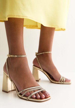 New Look EMBELLISHED STRAPPY BLOCK - Riemensandalette - gold