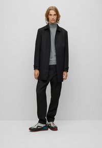 HUGO Neule - charcoal ten