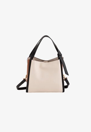 Borsa a mano in pelle strutturata color crema, con dettagli laterali in nero e marrone. Dotata di due manici superiori e una tracolla regolabile.