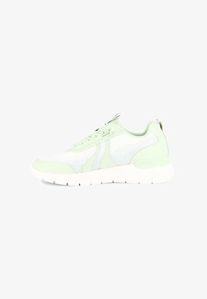 Scarpa da ginnastica verde chiaro e bianca con chiusura frontale a lacci e suola spessa bianca mostrata di profilo su sfondo bianco.