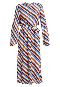 Robe à manches longues, coupe évasée, en tissu léger avec des rayures diagonales bleues, orange, roses et blanches. Elle comporte une taille ceinturée et des manches froncées.