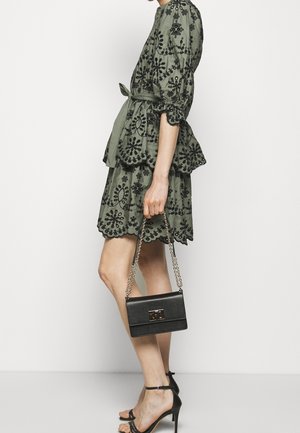 Furla, Skuldertasker - black