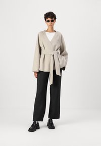 JDY JDYFELICITY DRAPY JACKET - Ελαφρύ μπουφάν - nature